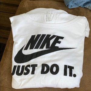 Nike T-shirt